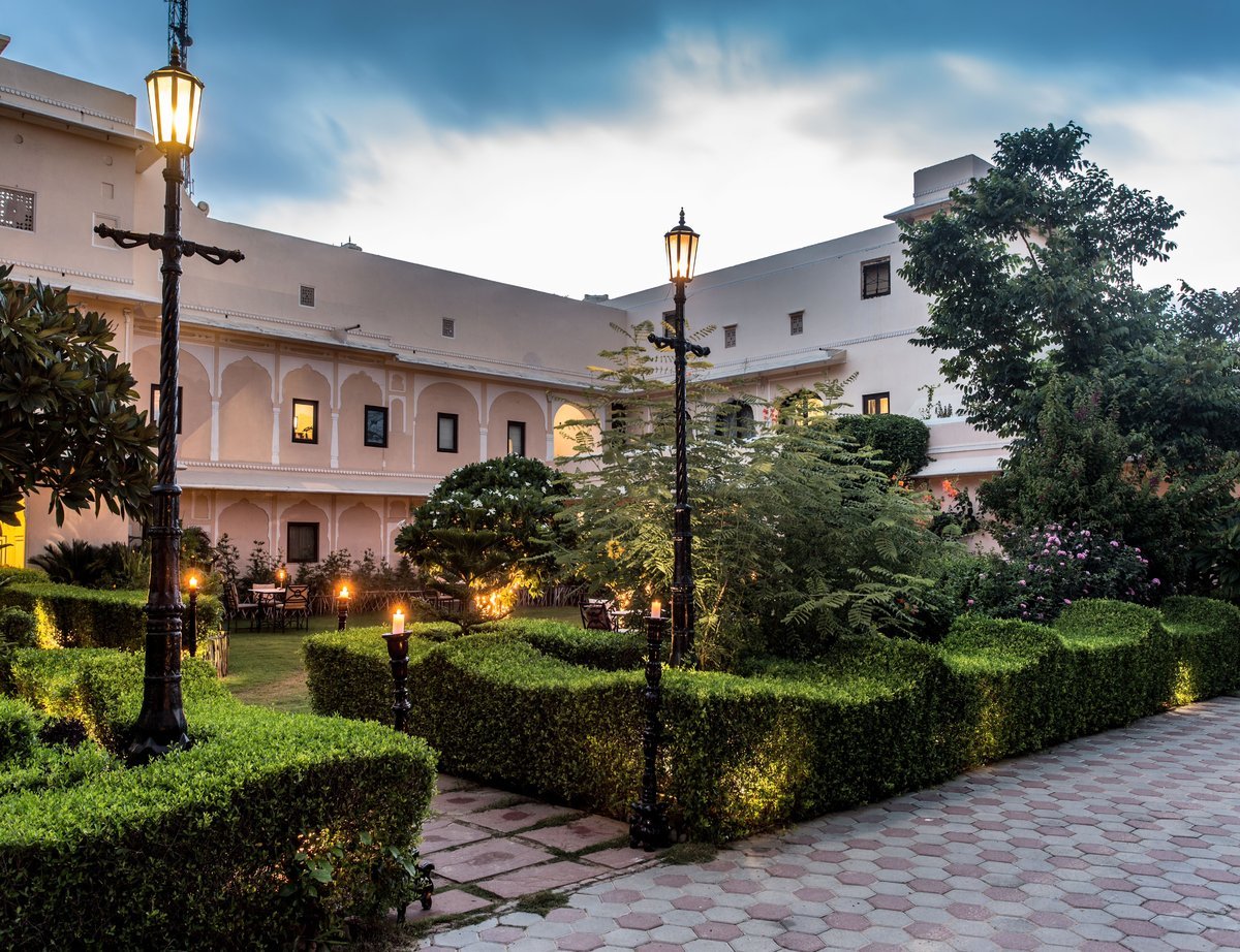 Jaipur garden courtyard